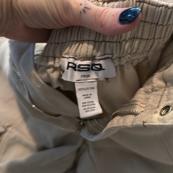 Girl’s RSQ Cargo Pants - Picture 5 of 5